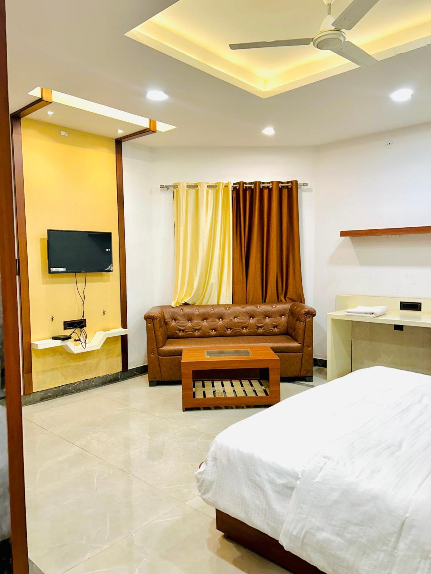 Krishnam Resort Jabalpur Eksteriør bilde